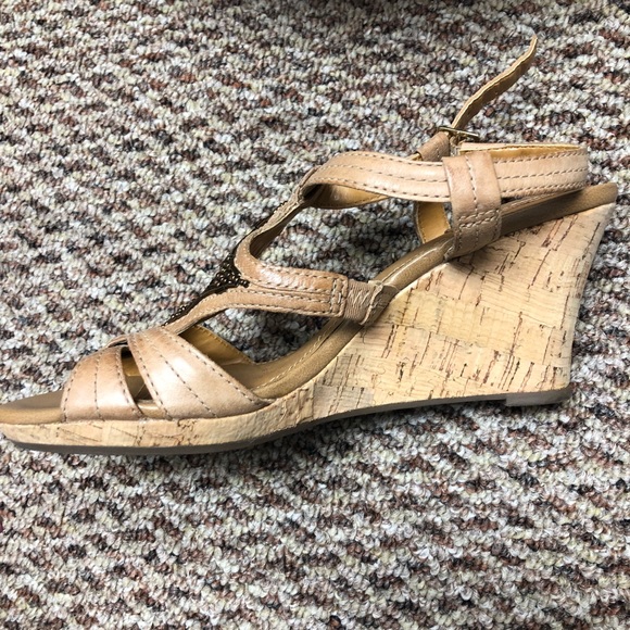 Clark’s low wedge heels - Picture 3 of 5